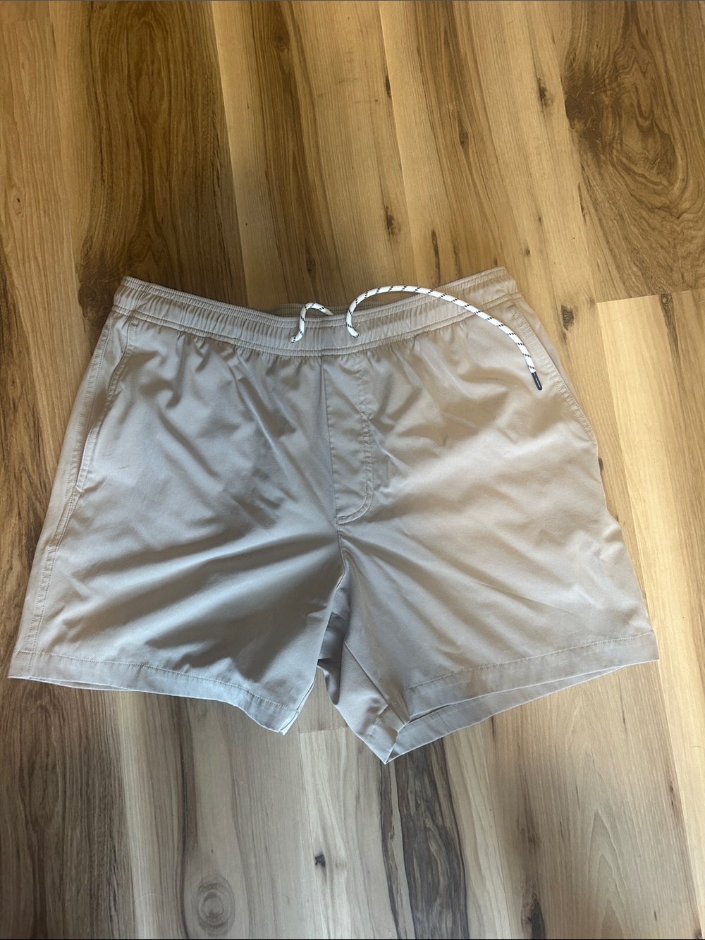 Vineyard Vines Men's Light Beige Flat Front Shorts